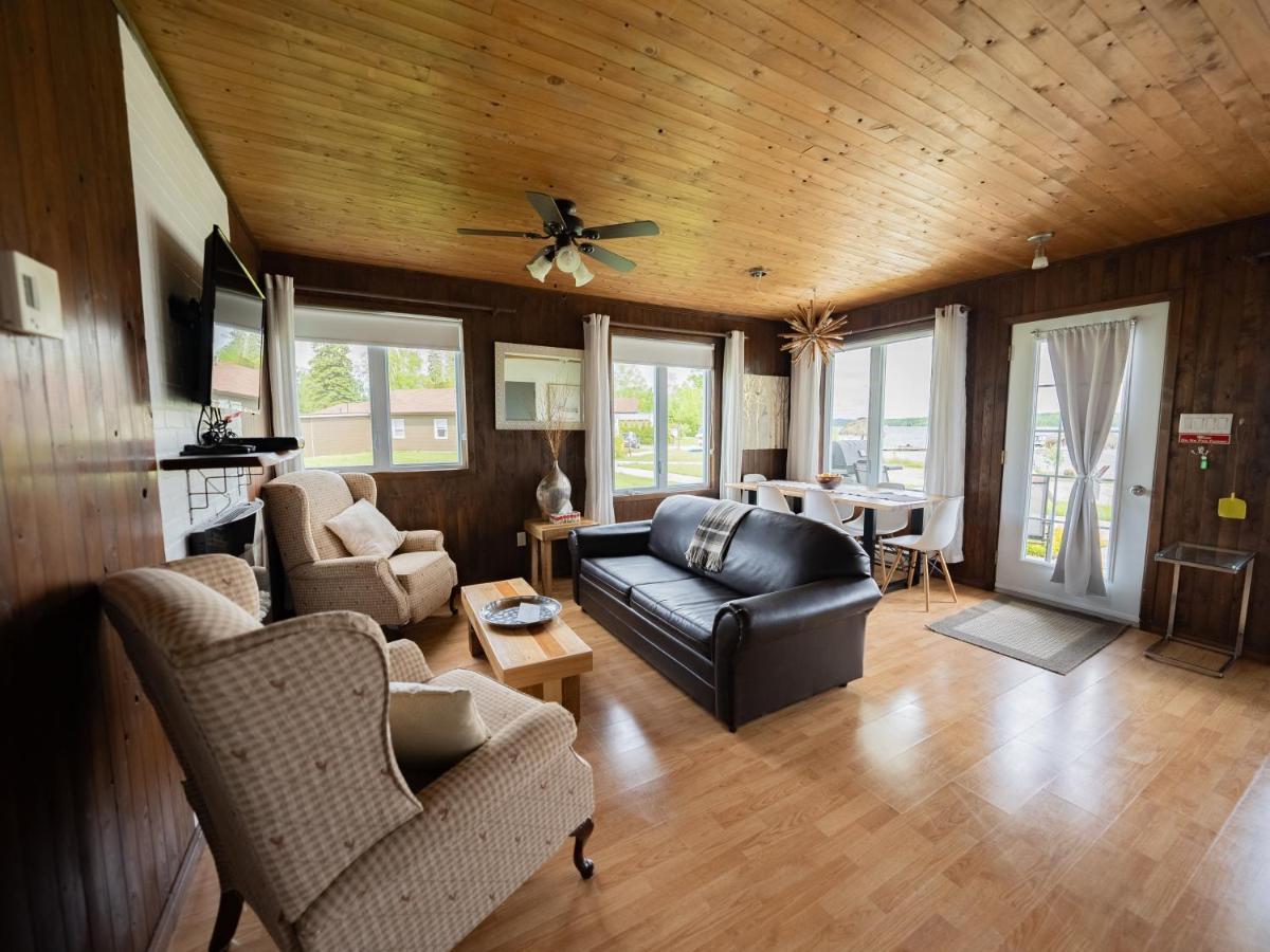 Chalets Au Bord Du Lac Chicoutimi Extérieur photo