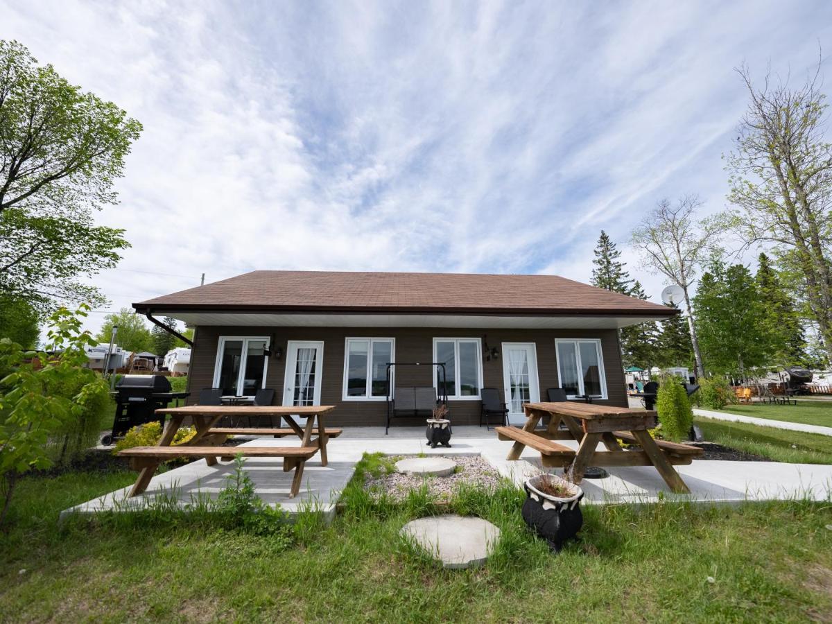 Chalets Au Bord Du Lac Chicoutimi Extérieur photo