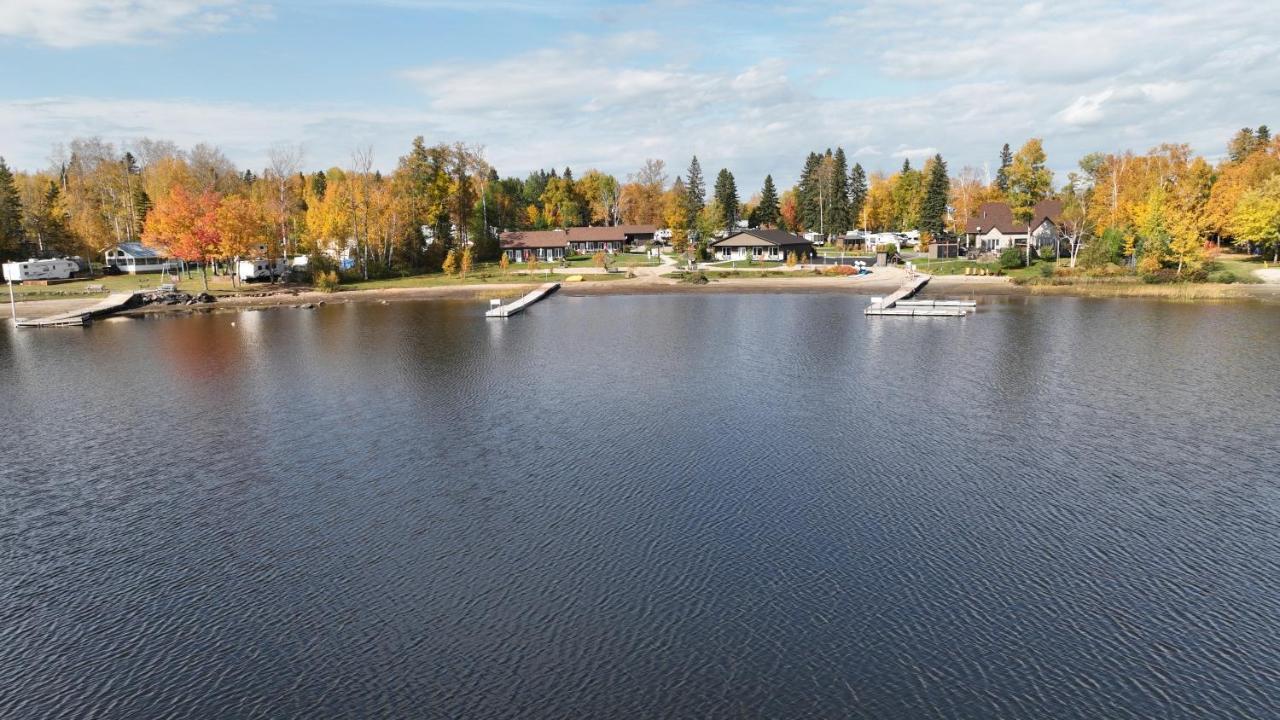 Chalets Au Bord Du Lac Chicoutimi Extérieur photo