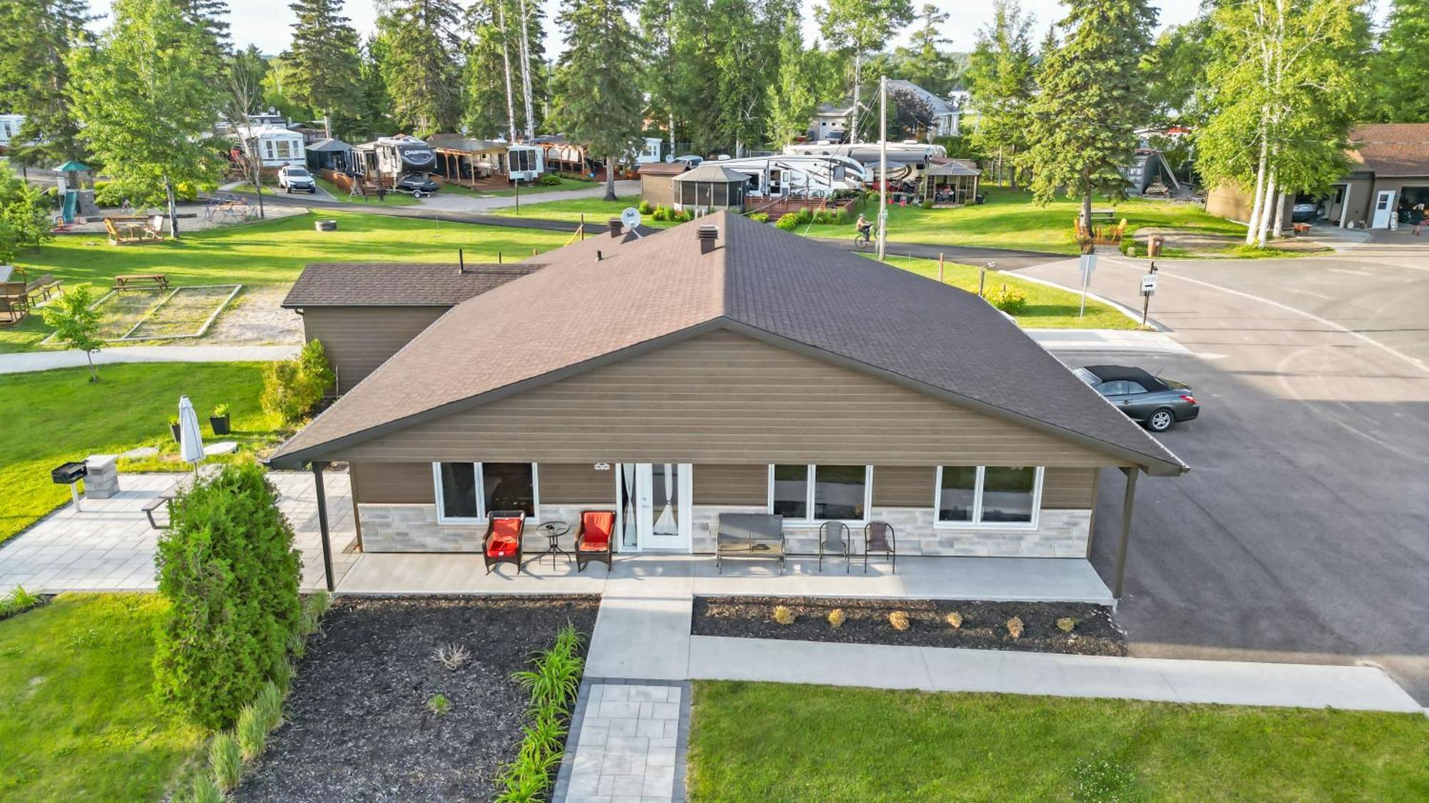 Chalets Au Bord Du Lac Chicoutimi Extérieur photo