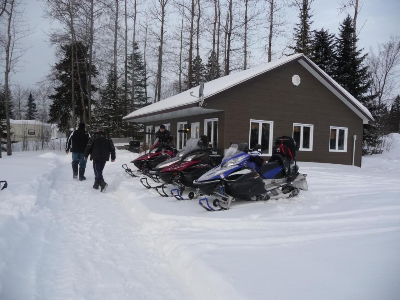 Chalets Au Bord Du Lac Chicoutimi Extérieur photo